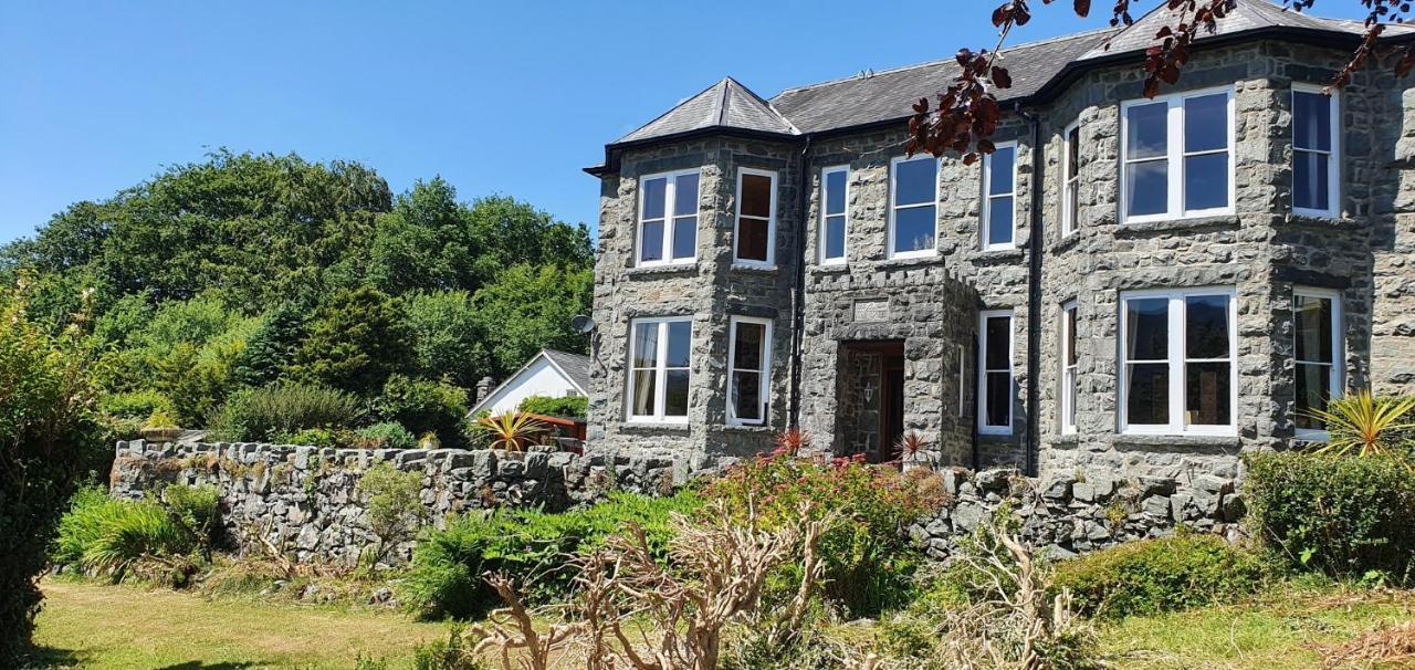 Spring At Pen Y Coed Hall With Hot Tub Dolgellau